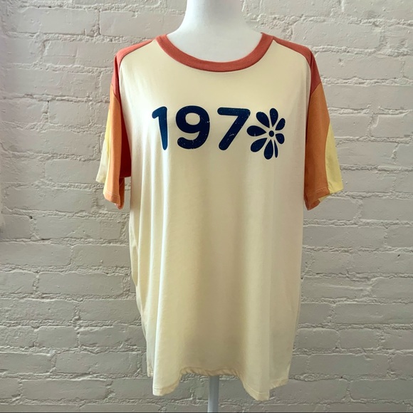 Camp Collection Tops - Camp Collection Retro Crewneck Short Sleeve Tee Shirt. Runs Small.
